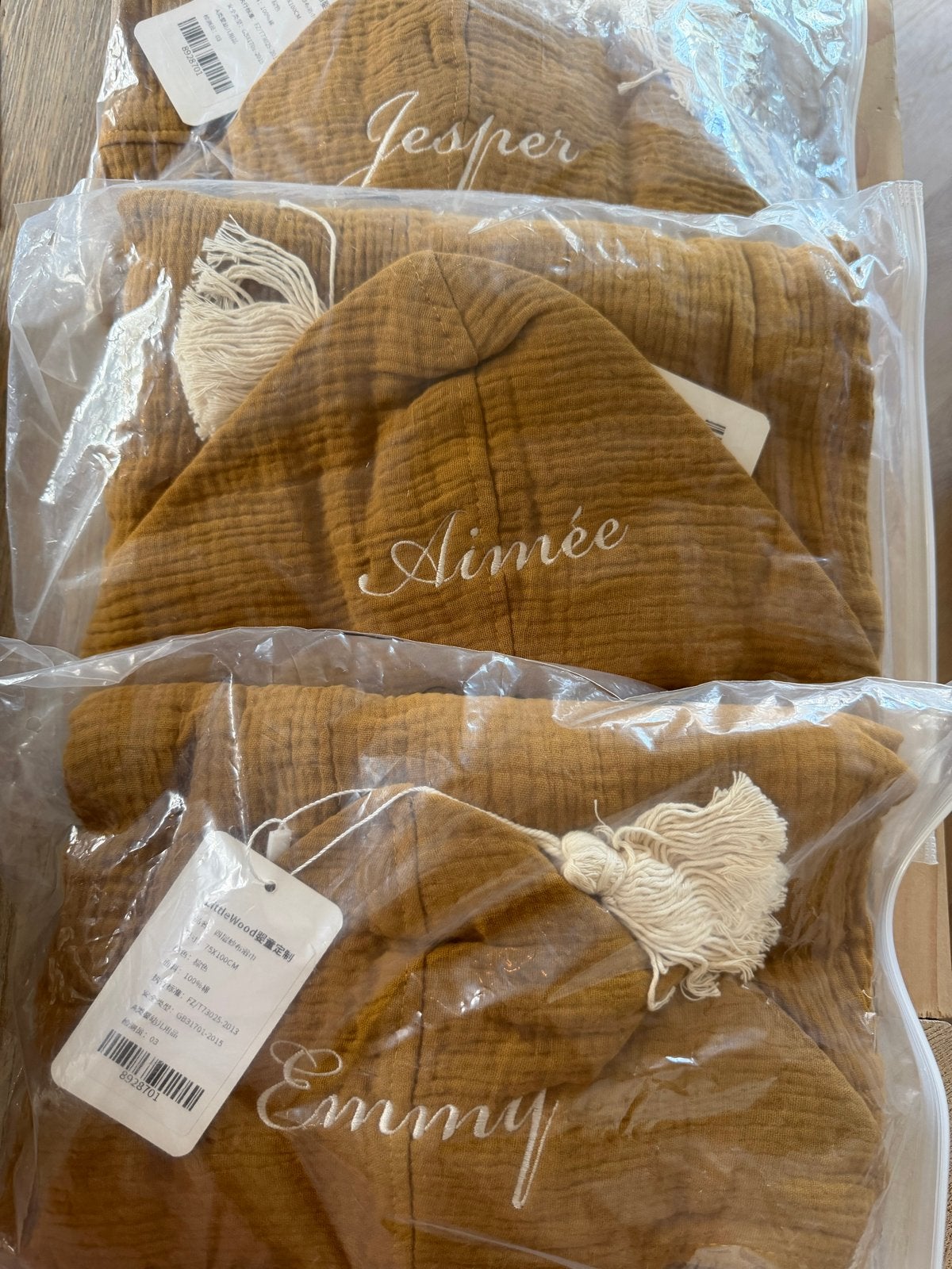 Nieuw: gepersonaliseerde hydrofiele babyhandoeken, Kinderen en Baby's, Babykleding | Overige, Ophalen of Verzenden, Nieuw, Jongetje of Meisje