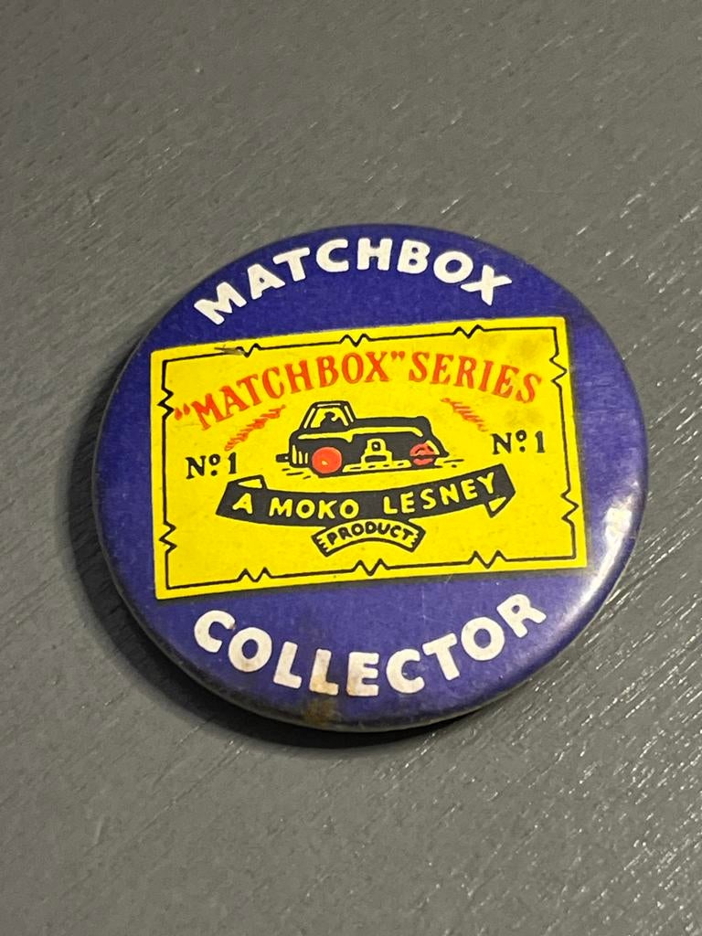 Vintage Matchbox Collector Button Speldje Moko Lesney, Gebruikt, Transport, Ophalen of Verzenden, Speldje of Pin