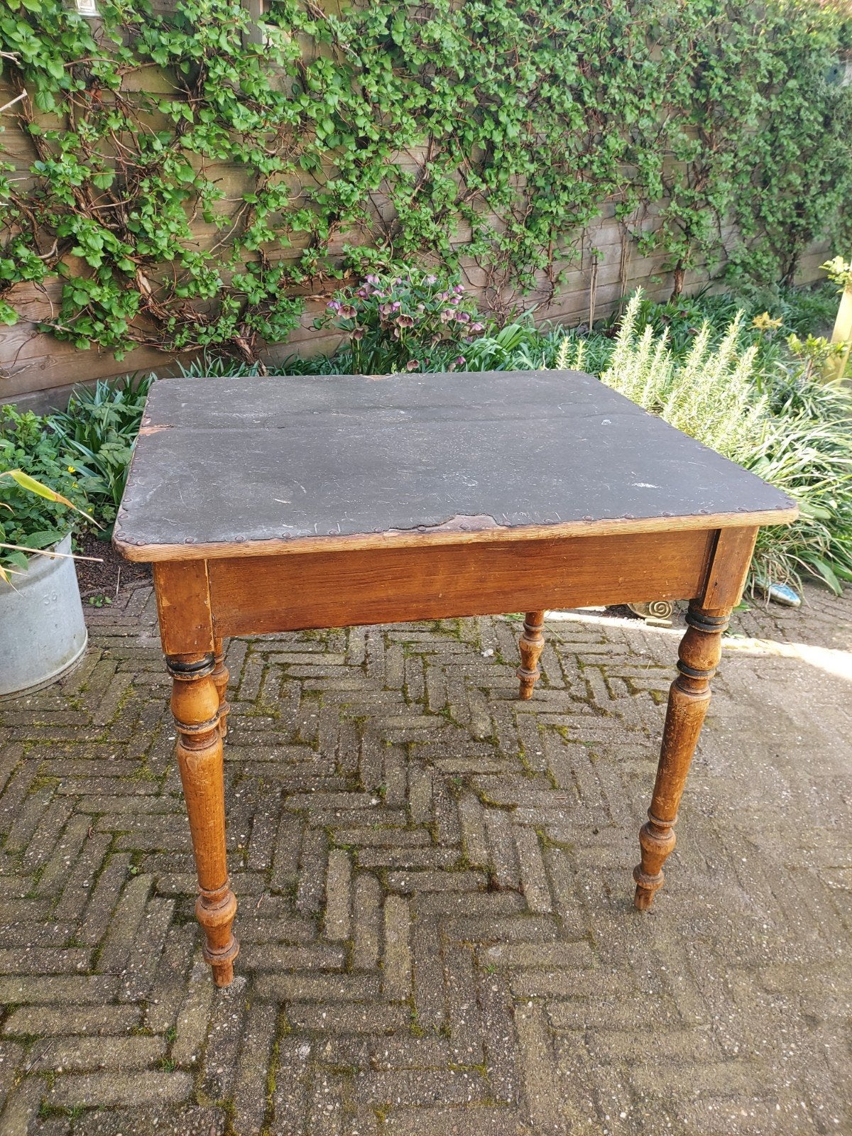 Brocante tafel, Ophalen