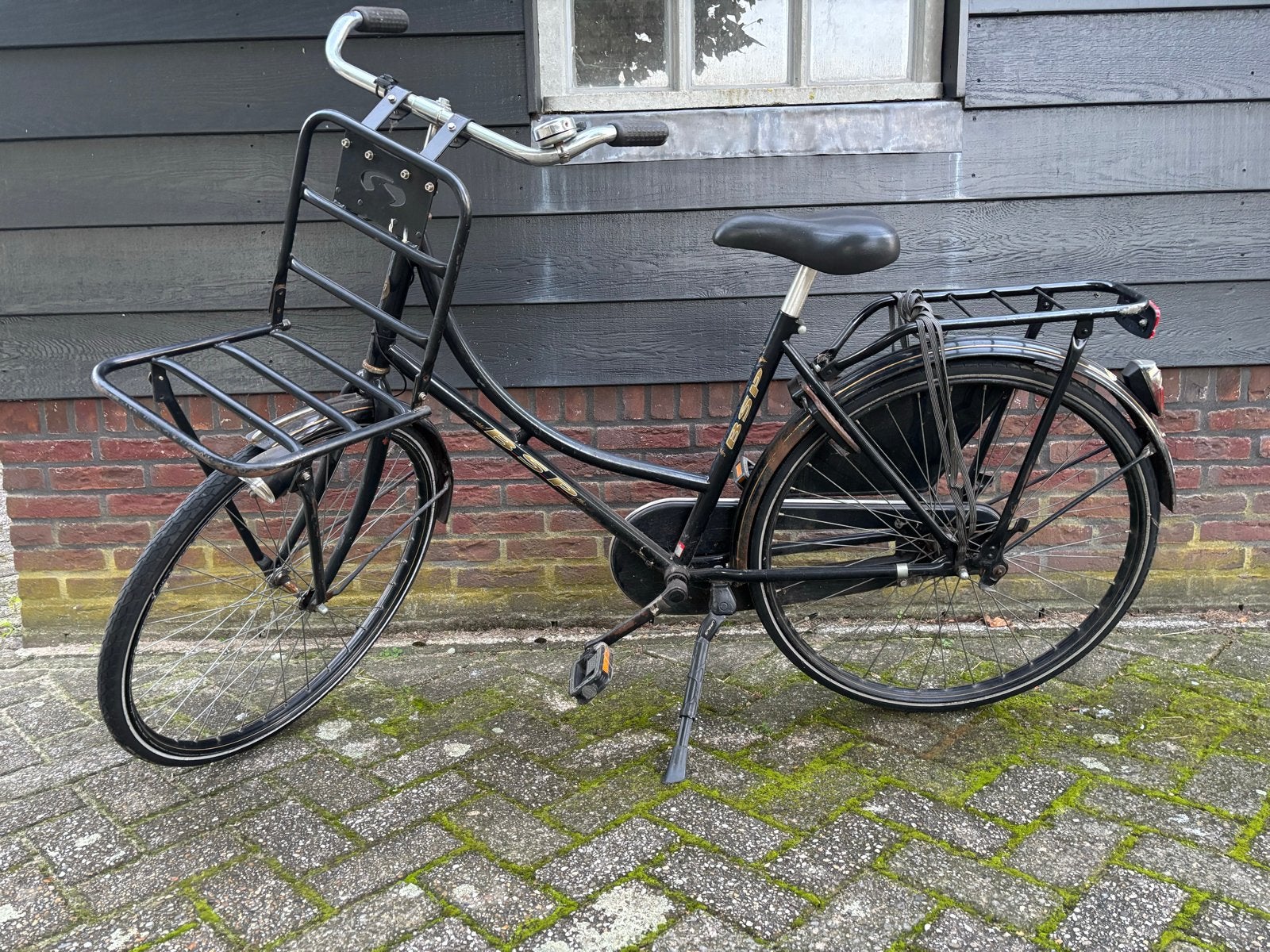 Zwarte transportfiets met voordrager en bagagedrager, Terugtraprem, Gebruikt, 47 tot 50 cm, Ophalen