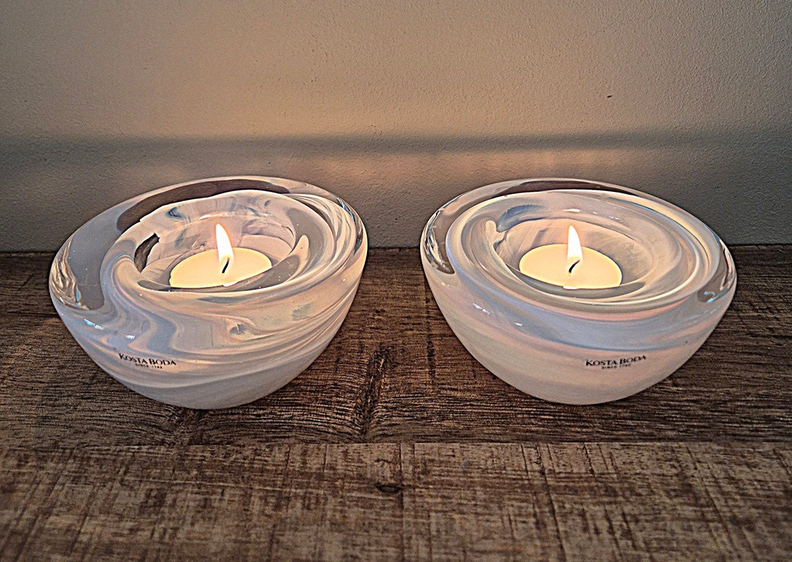 2 Kosta Boda "Atoll" Waxinelichthouders, Huis en Inrichting, Woonaccessoires | Kandelaars en Kaarsen, Ophalen of Verzenden, Glas