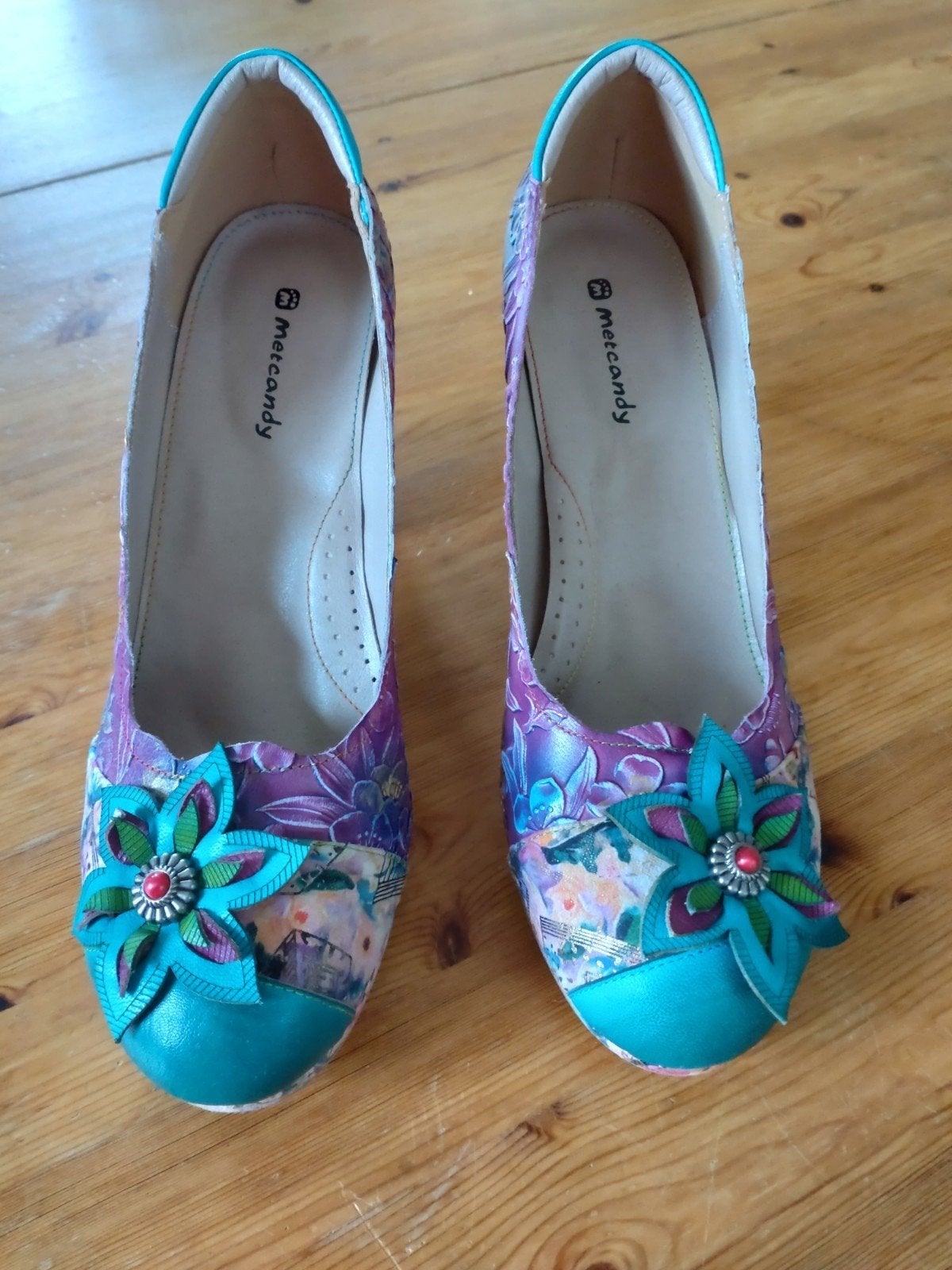 Kleurrijke hakken met bloem, Kleding | Dames, Schoenen, Overige kleuren, Nieuw, Ophalen of Verzenden, Schoenen met hoge hakken