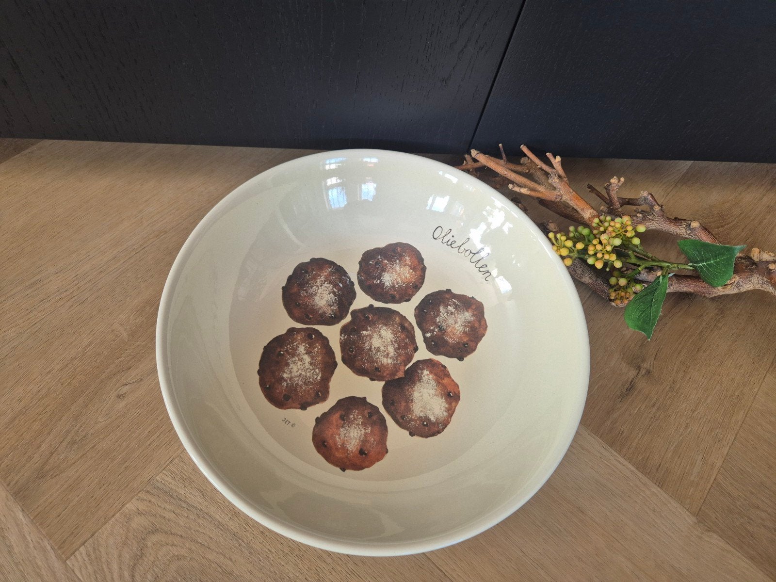 Grote schaal 'Oliebollen' van Ter Steege Rijssen, Porselein of Keramiek, Schaal, Rond, Ophalen of Verzenden