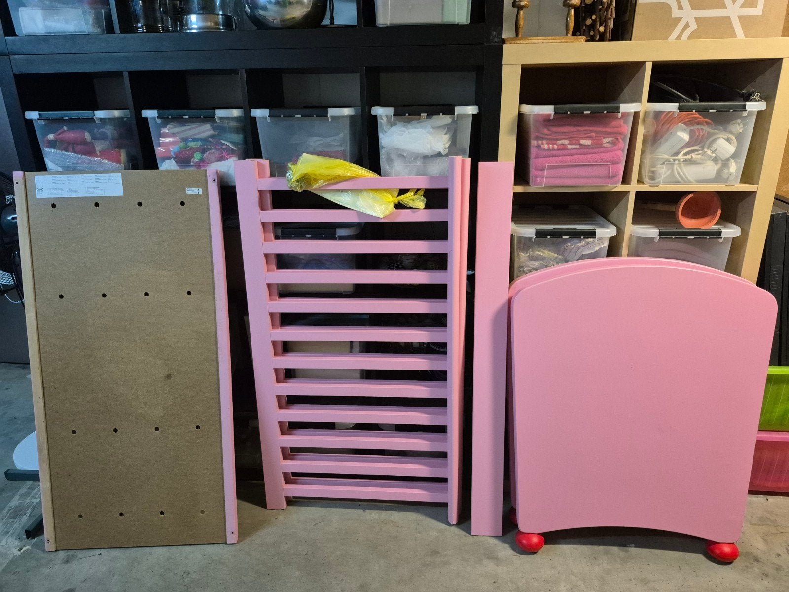 Roze babybedje, Kinderen en Baby's, Ophalen, Zo goed als nieuw, Minder dan 140 cm, Minder dan 70 cm
