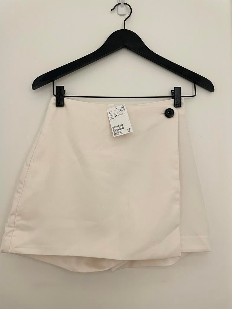 H&M Broekrok Crème/Wit XS - Nieuw met kaartje, Kleding | Dames, Rokken, Wit, Nieuw, Ophalen of Verzenden, Maat 34 (XS) of kleiner