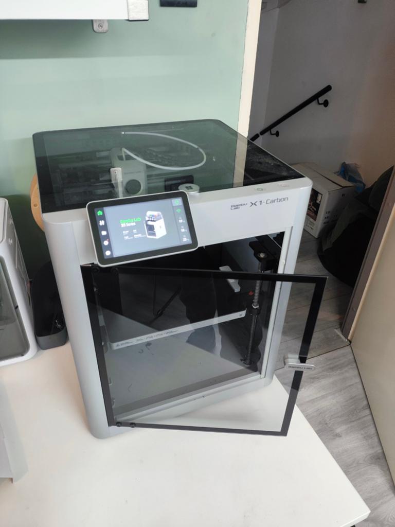 Bambulab X1 carbon. 144 printuren. Zonder AMS, Computers en Software, 3D Printers, Ophalen of Verzenden, Zo goed als nieuw