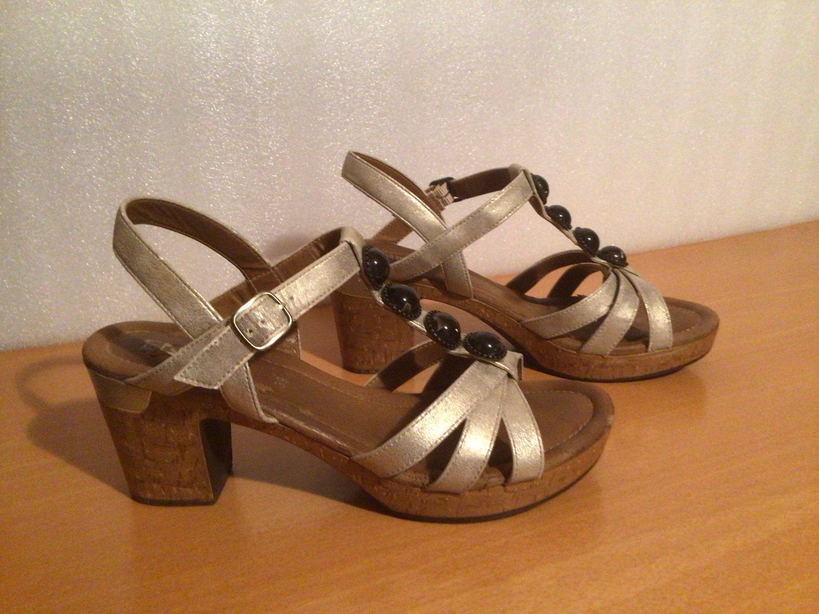 Dames schoenen., Ophalen of Verzenden, Gedragen, Beige