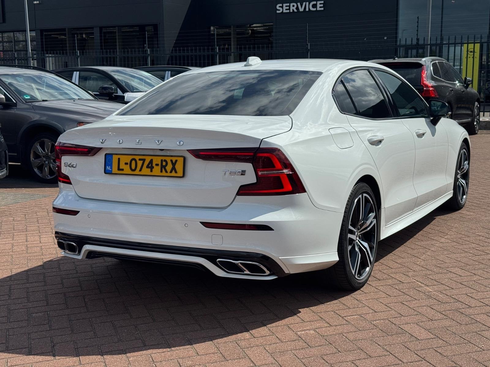 Volvo S60 2.0 T8 AWD Twin Engine R-Design | Plug-in Hybrid (, Auto's, 12 maanden, Gebruikt, Euro 6, 4 cilinders