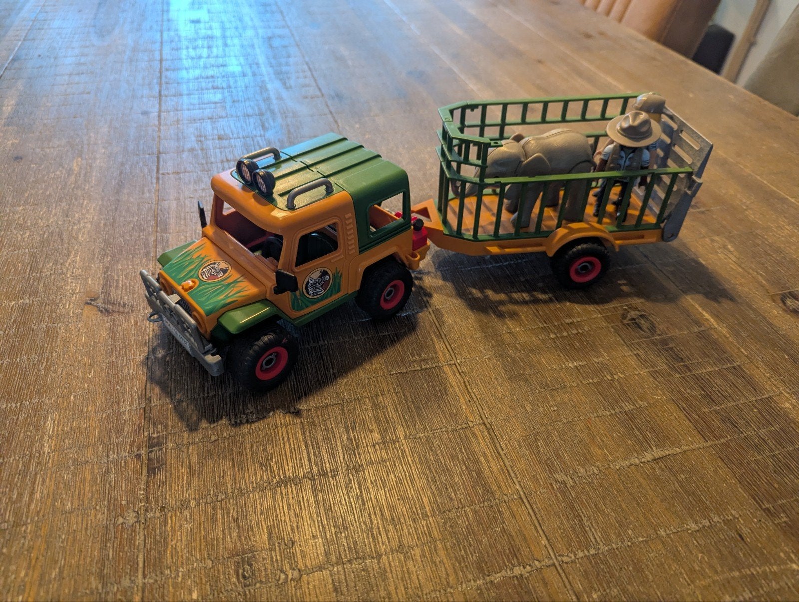 Playmobil Wild Life Ranger terreinwagen met olifant 6937, Gebruikt, Complete set, Voertuig, Ophalen of Verzenden