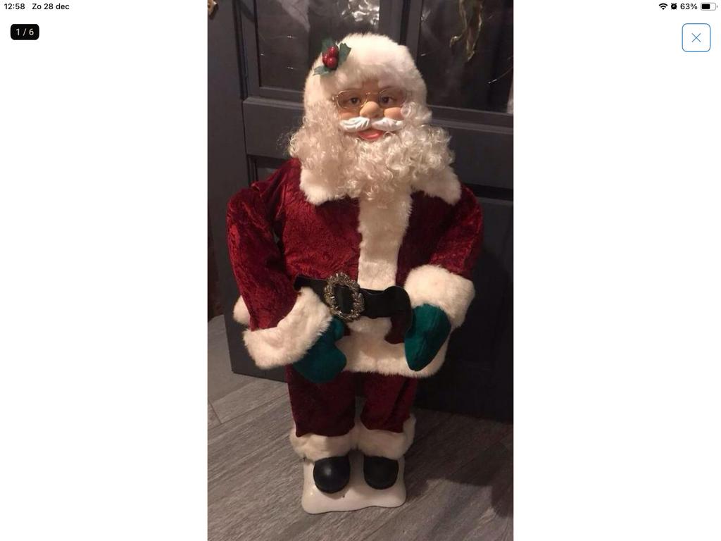 Kerstman maakt geluid en beweegt, Ophalen