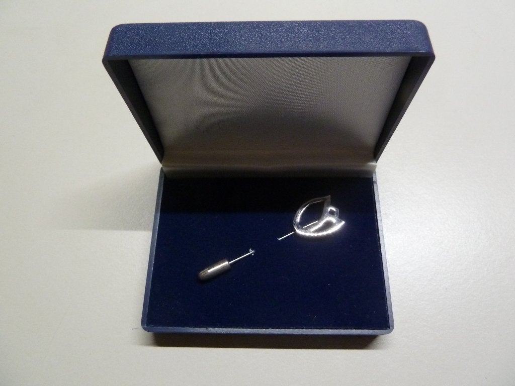 Vintage verzilverde tulp nog splinternieuw in verpakking, Sieraden, Tassen en Uiterlijk, Broches, Ophalen of Verzenden, Nieuw