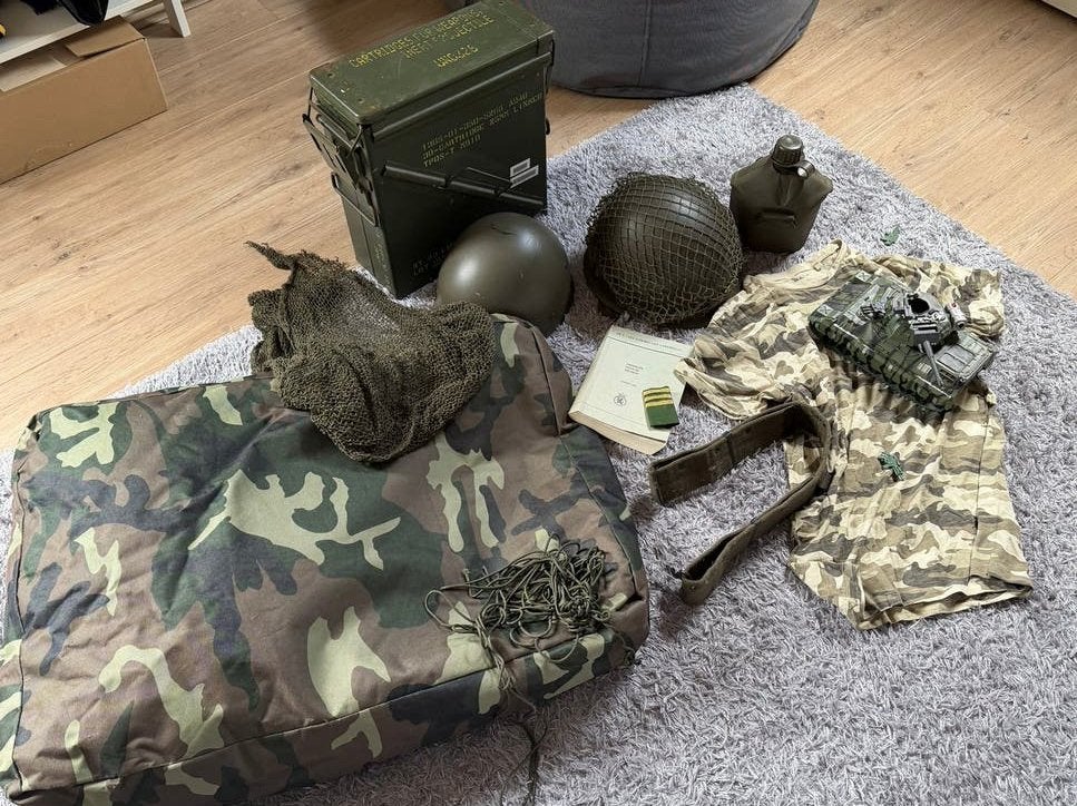 Militaria collectie: helm, boek, kist etc., Verzamelen, Ophalen, Landmacht, Nederland, Boek of Tijdschrift