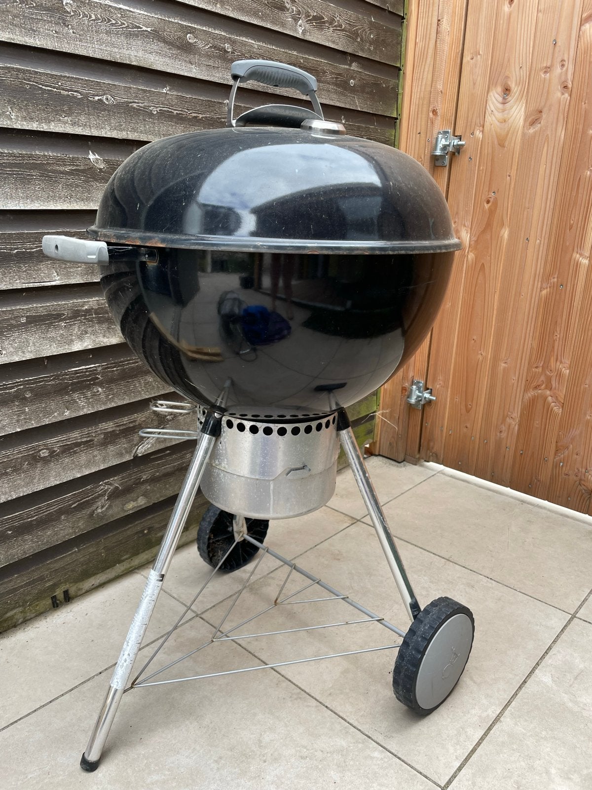 Weber Master-Touch 57 cm, Ophalen, Gebruikt