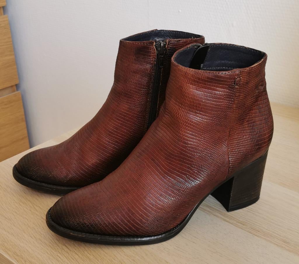 Dames enkellaarzen Jonak, maat 40, Kleding | Dames, Schoenen, Bruin, Lage of Enkellaarzen, Ophalen of Verzenden, Zo goed als nieuw