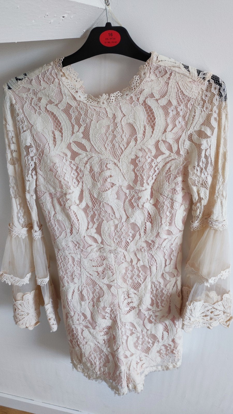 Elegante Elisabetta Franchi top met bloemen en tule, Ophalen, Elisabetta Franchi, Beige, Maat 42/44 (L)