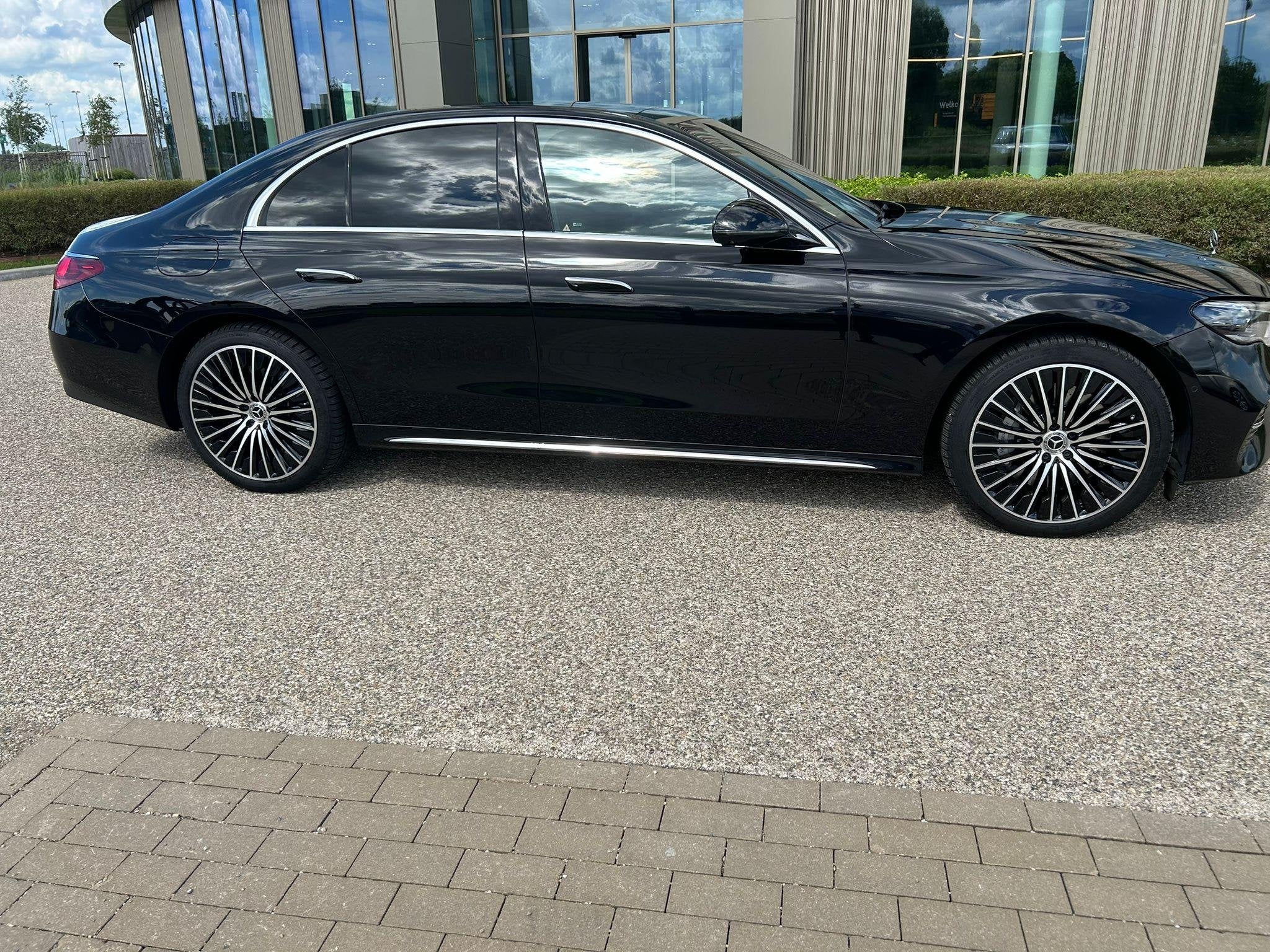 Mercedes-Benz E-klasse 400 e 4MATIC Exclusive Line, Auto's, Mercedes-Benz, Automaat, 12 maanden, Automatische klimaatregeling
