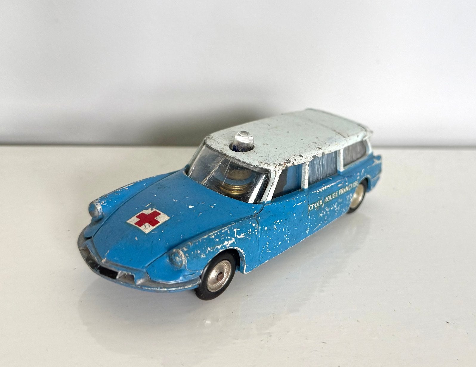 CIJ Citroen DS19 ambulance made in France, Hobby en Vrije tijd, Verzenden, Gebruikt, Auto, Overige merken