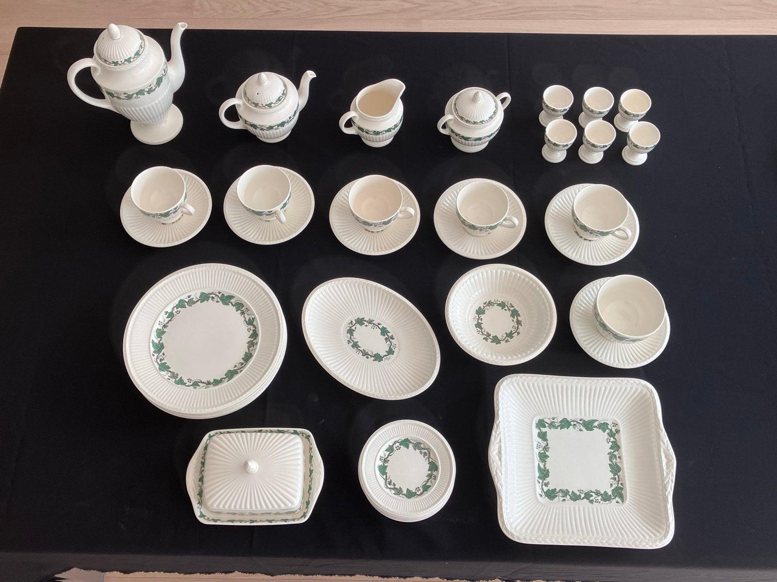 Prachtig 32-delig Wedgwood Stratford servies, Ophalen, Klassiek, Zo goed als nieuw, Wedgwood