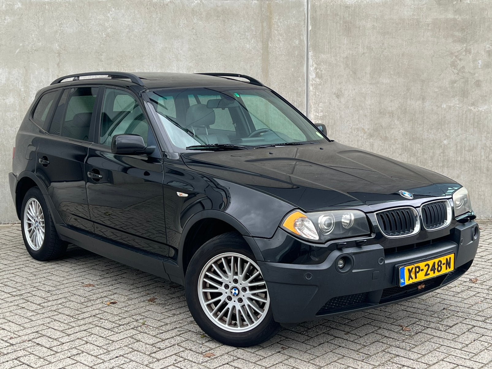 BomVolle Zwarte BMW X3 3.0i SUV 4X4 Automaat/PanoramaDak/APK, Automaat, 2000 kg, Zwart, Bedrijf