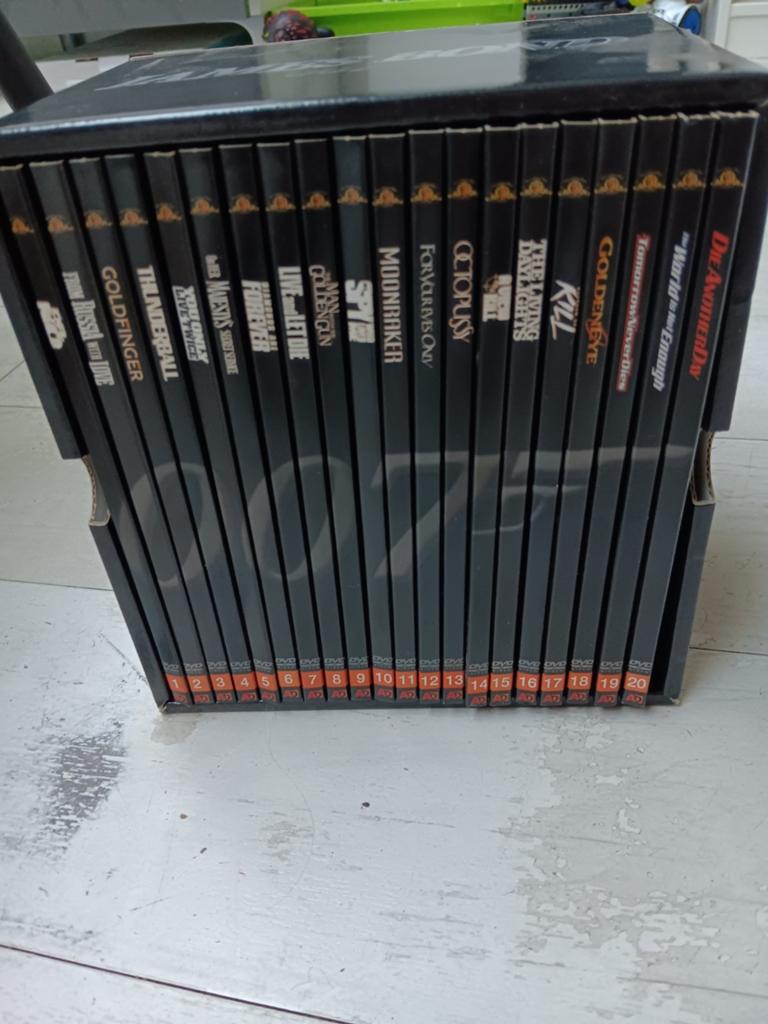 James bond 007 dvd box 20 dvd.s mooie staat, Cd's en Dvd's, Vanaf 12 jaar, Ophalen of Verzenden, Zo goed als nieuw, Oorlog of Misdaad