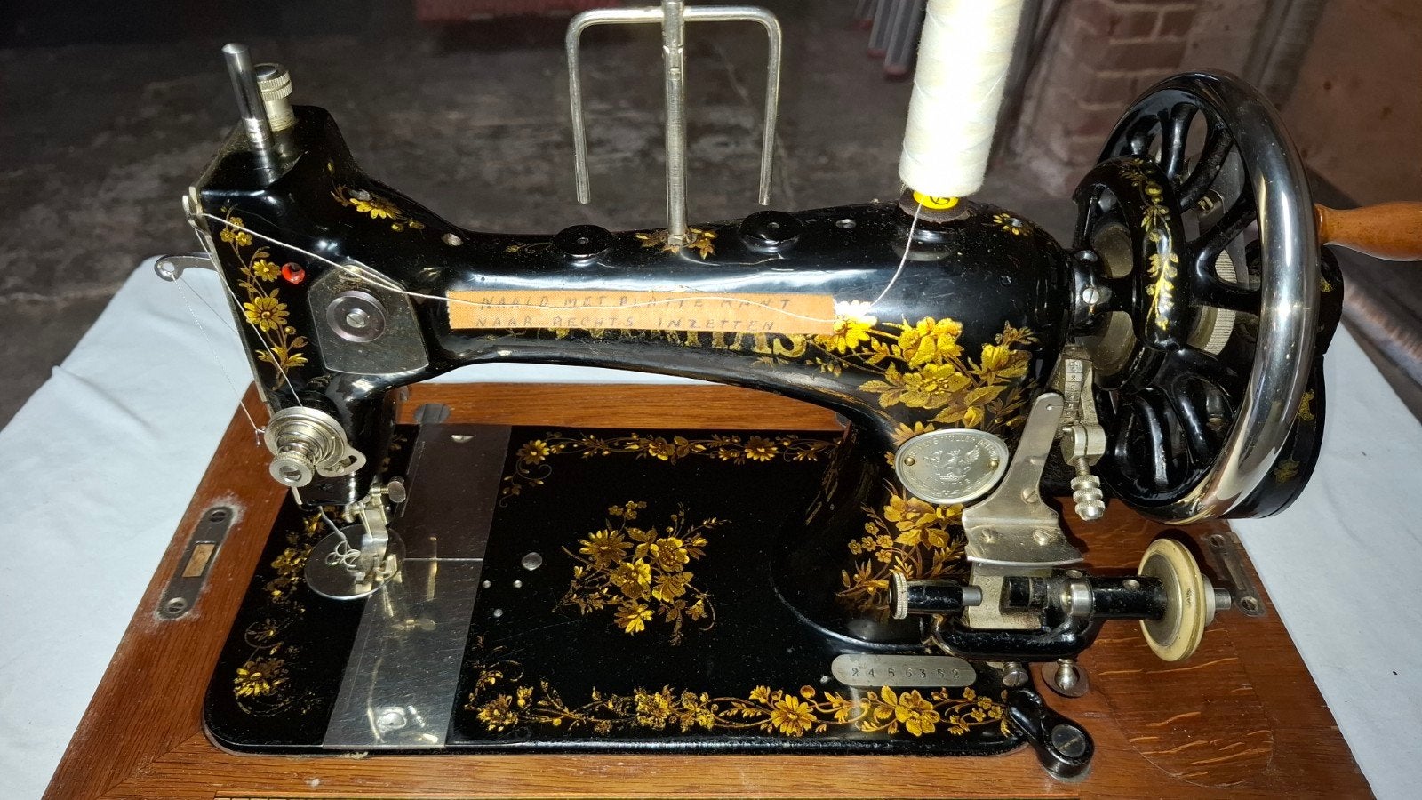 hand naaimachine Veritas, Ophalen
