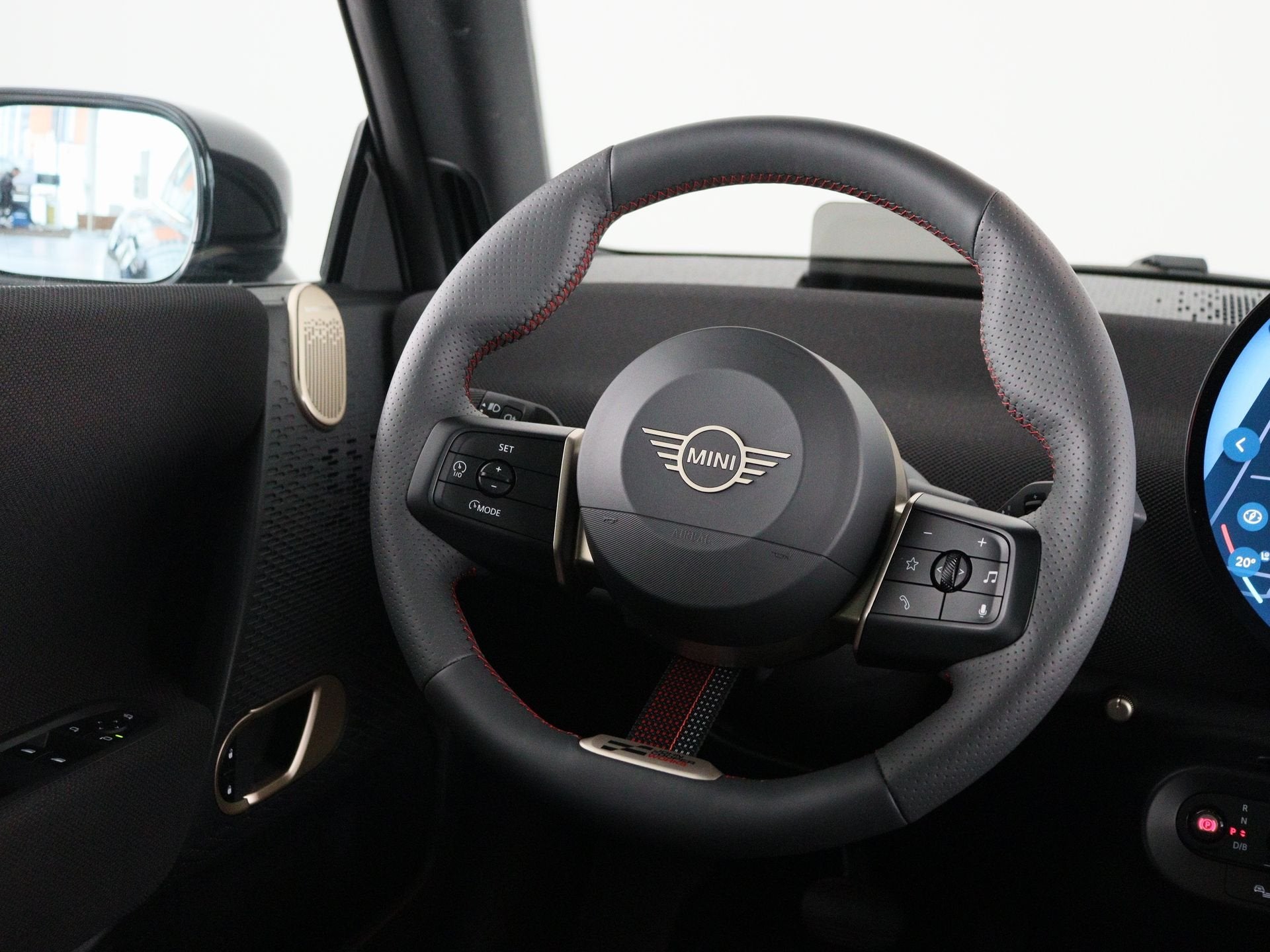 MINI Cooper E John Cooper Works Pakket L (bj 2025), Dealer onderhouden, Gebruikt, Zwart, Met garantie (alle)