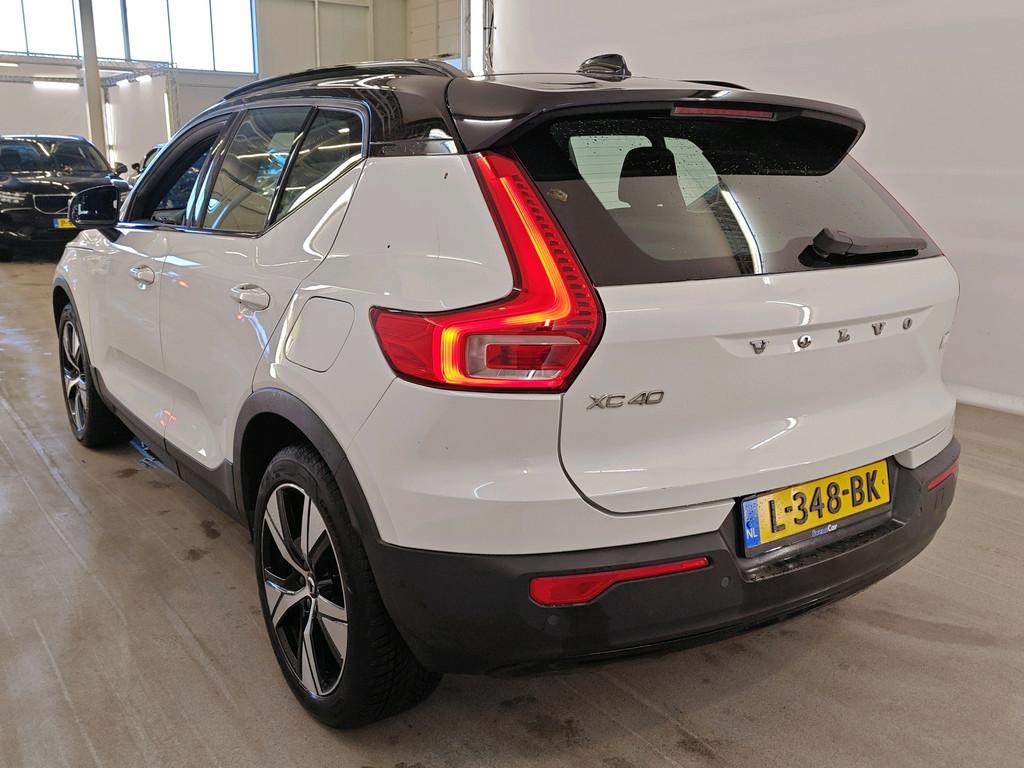 Volvo XC40 78kWh 408pk Recharge P8 AWD R-Design | SOH 92% |, Auto's, Volvo, 1300 min, Gebruikt, Zwart, 24 maanden