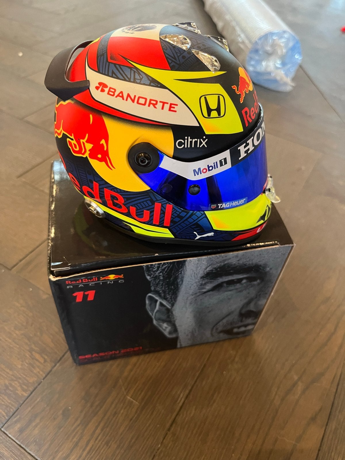 Red Bull Racing replica helm - Sergio Pérez, Motoren, Ophalen, Nieuw zonder kaartje, Overige typen, Overige merken