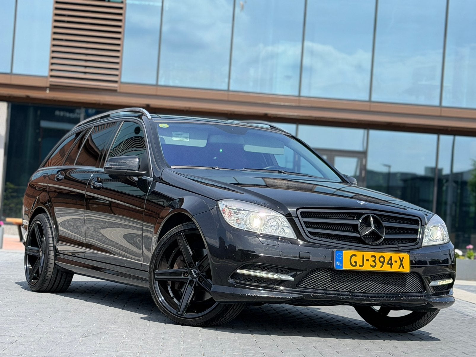 BLACK BENZ C350 CDI 3.0 231PK+ BlueEff AMG-Pakket 19”Massage, Auto's, Mercedes-Benz, Automaat, Euro 5, 1800 kg, Zwart