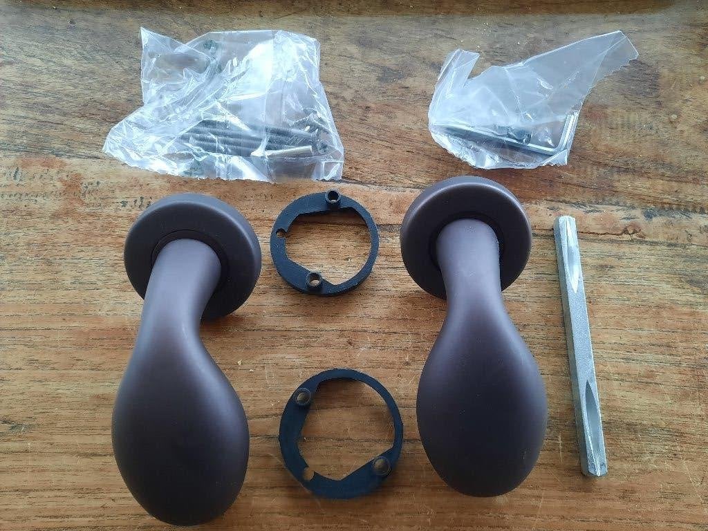 Clio krukstel op rozet 52mm choco kleur biov, Ophalen of Verzenden, Nieuw, Klink of Kruk