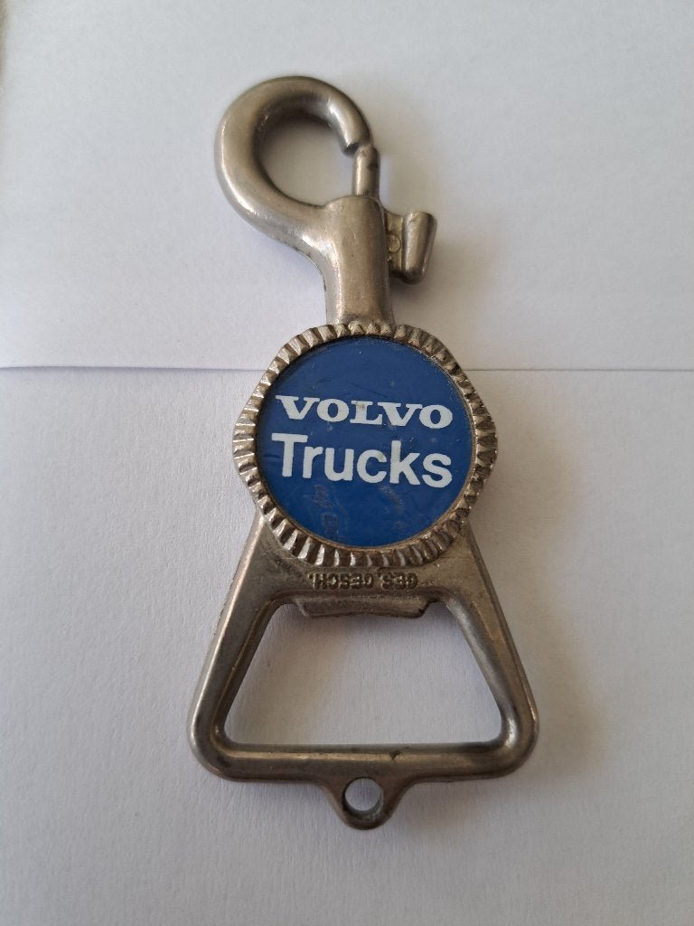 Vintage Volvo Trucks sleutelhanger flesopener W. Germany, Ophalen of Verzenden, Gebruikt, Gebruiksvoorwerp