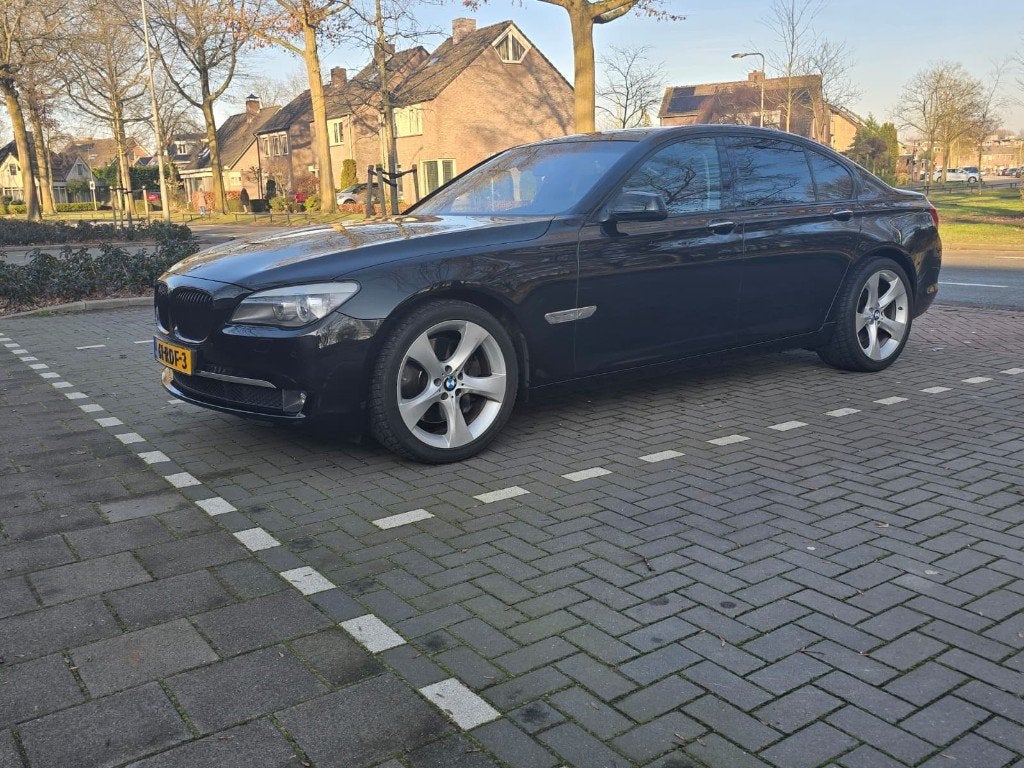 BMW 7-Serie 750i V8 AUT | 2011 Softclose Lees advertentie, Auto's, BMW, Automaat, Euro 5, 8 cilinders, 4395 cc