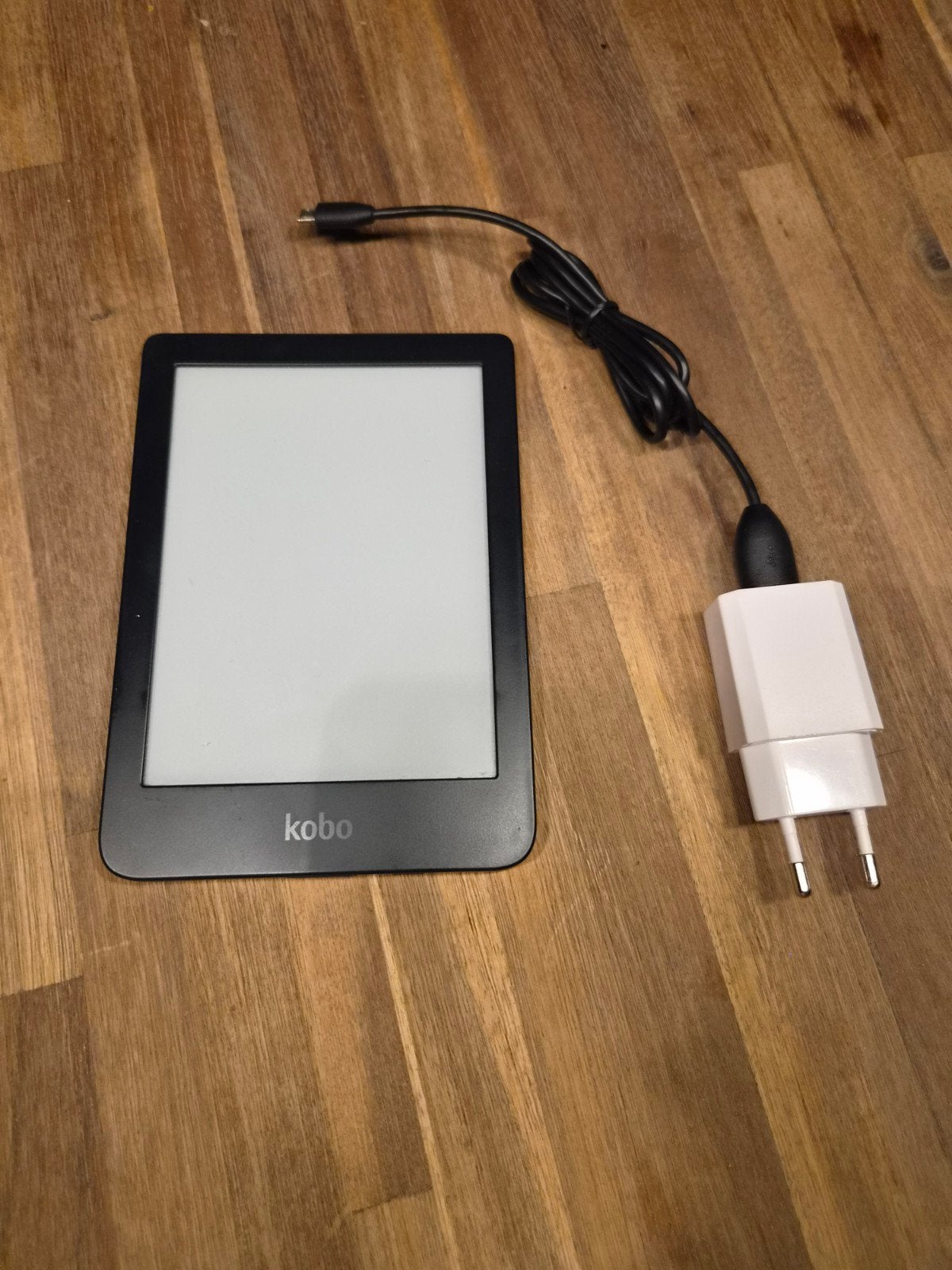 Kobo clara hd  e-reader met oplader - Zo goed als nieuw, Computers en Software, Ophalen of Verzenden, Zo goed als nieuw