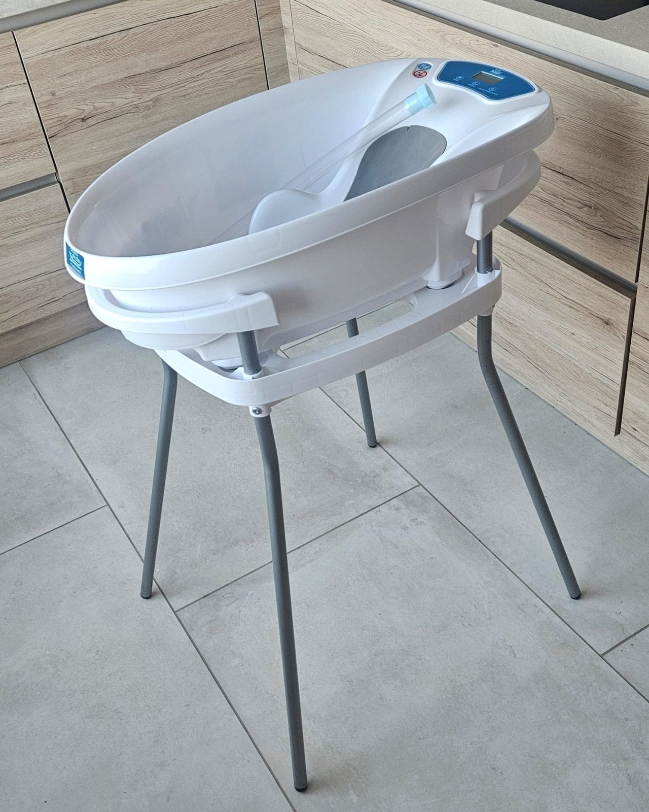 Babybad met standaard | Weegschaal defect, Kinderen en Baby's, Ophalen, Zo goed als nieuw, Badje, Standaard
