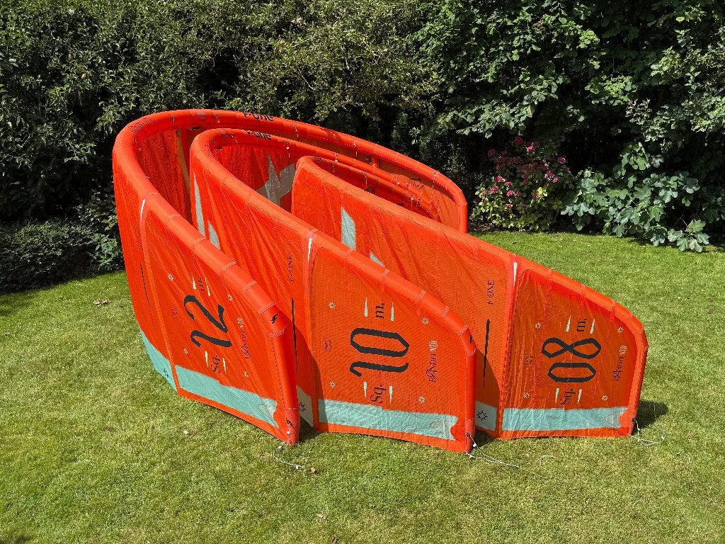F-One Bandit XVI 2024 – Per stuk: 8m, 10m of 12m, Ophalen, 8 m², Geen board, Zo goed als nieuw