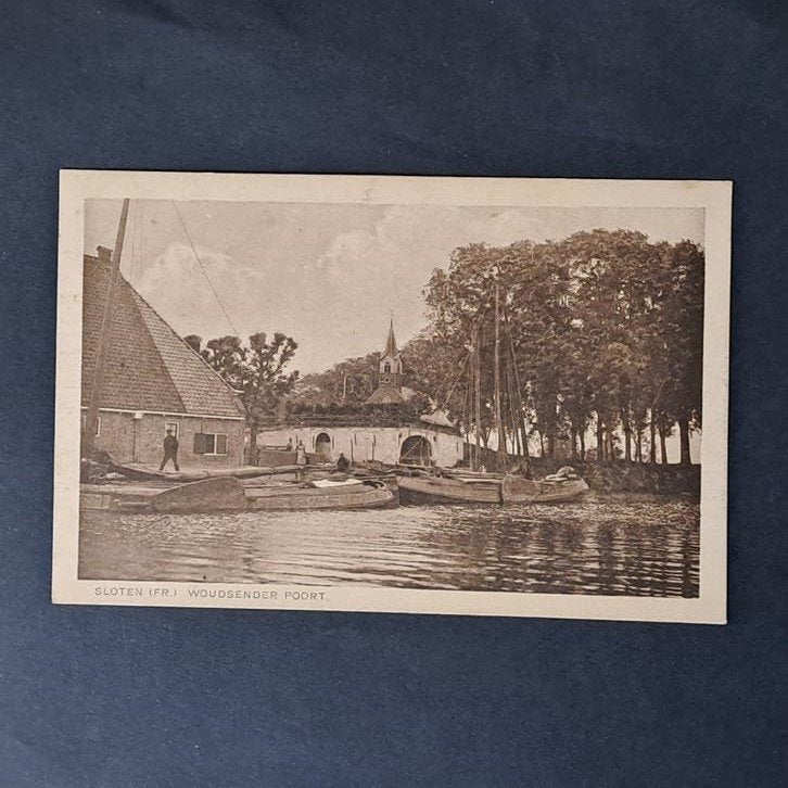 Sloten Friesland Zicht op de Woudsender Poort, Verzamelen, Ophalen of Verzenden, 1920 tot 1940, Ongelopen, Friesland
