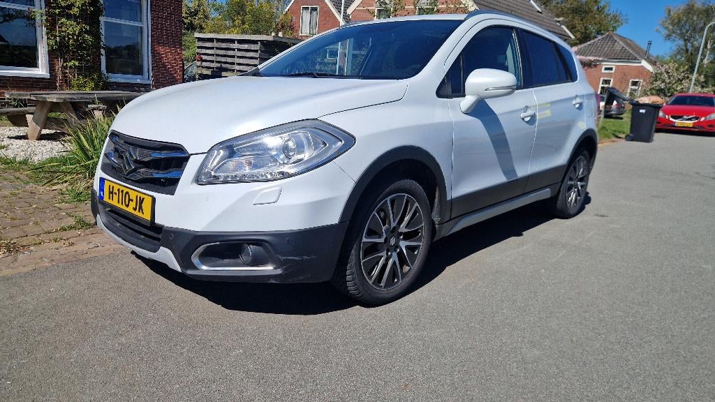 Suzuki SX4 S-Cross – Lage KM-stand – Automaat - Trekhaak, Auto's, Suzuki, Automaat, 4 cilinders, 1165 kg, 400 kg