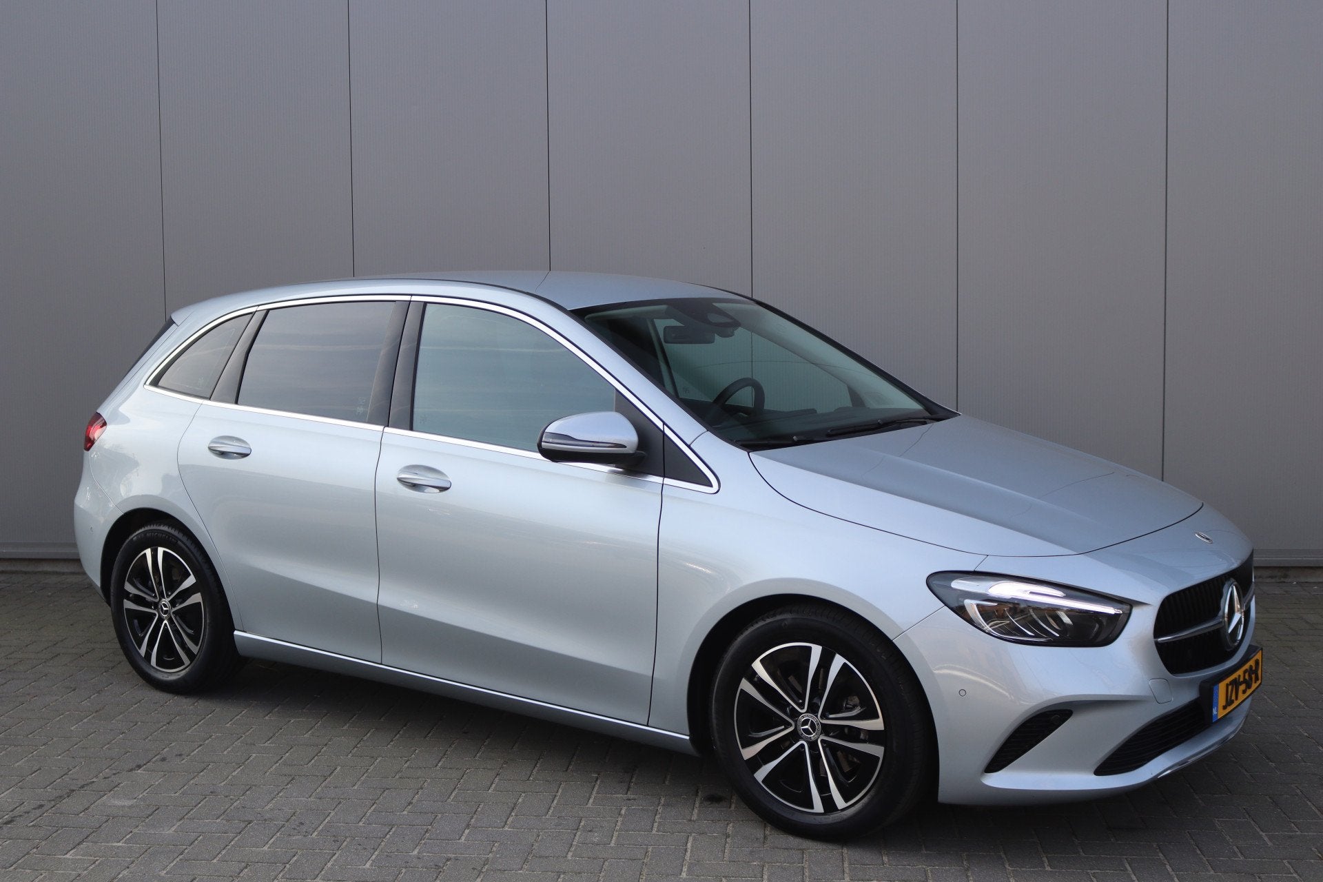 Mercedes-Benz B-Klasse B200 177PK Automaat Mild-Hybrid Luxur, Auto's, Gebruikt, Euro 6, 4 cilinders, Leder