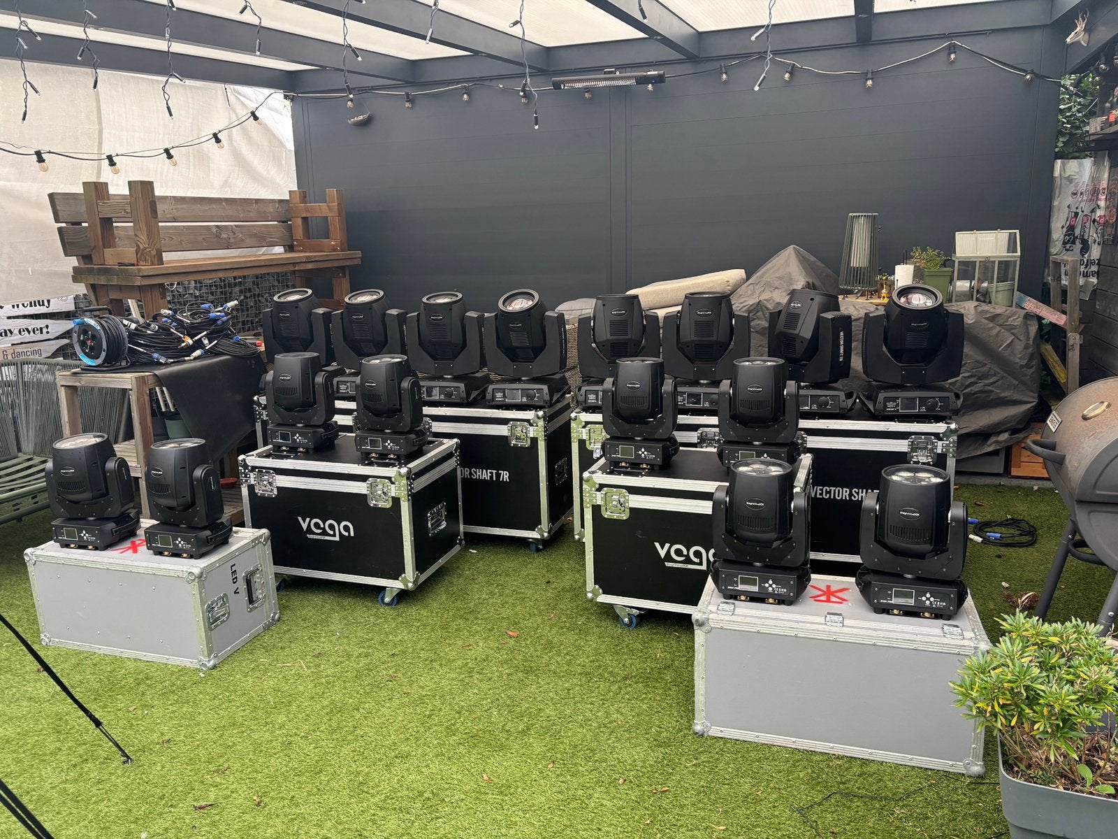 8x Vector Shaft 7R + 8x VEGA 3WAY PRO movinghead, Ophalen, Zo goed als nieuw, Licht