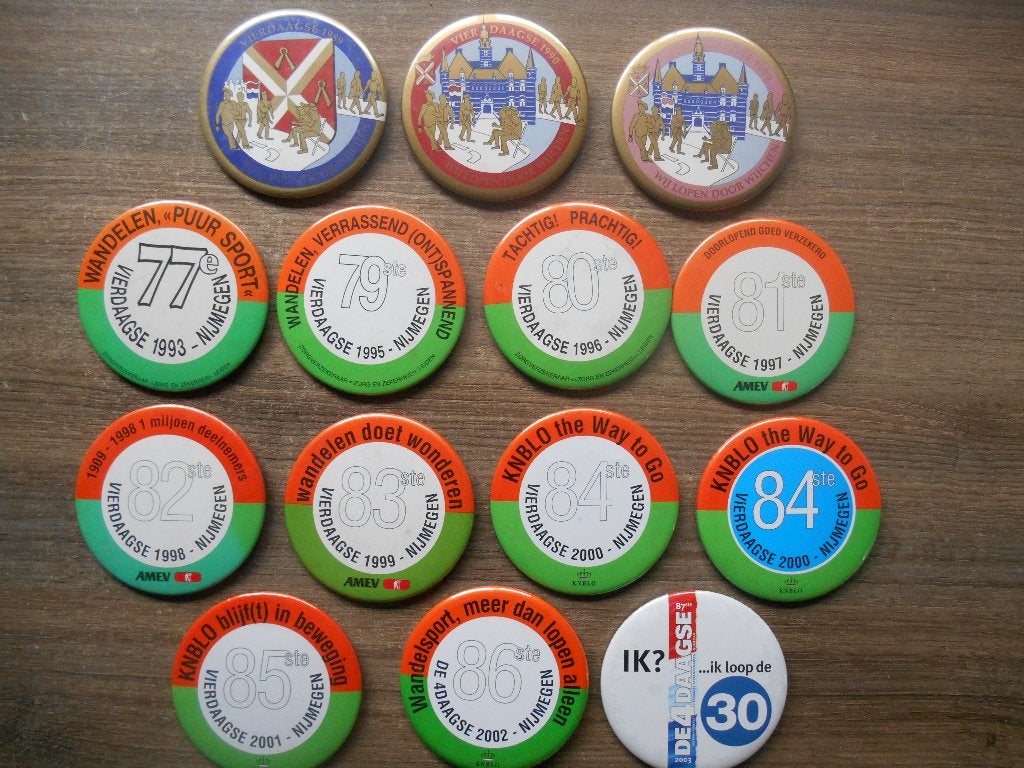 Vierdaagse buttons 0,75 euro per stuk, Verzamelen, Speldjes, Pins en Buttons, Ophalen of Verzenden, Gebruikt, Overige onderwerpen