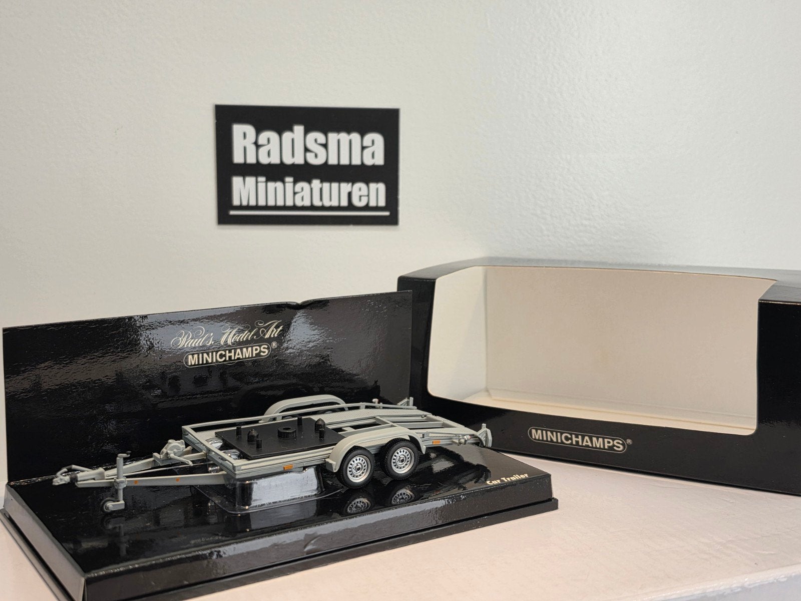 Autotrailer / Auto Ambulance - 1:43 Minichamps, Auto, Nieuw, Ophalen of Verzenden