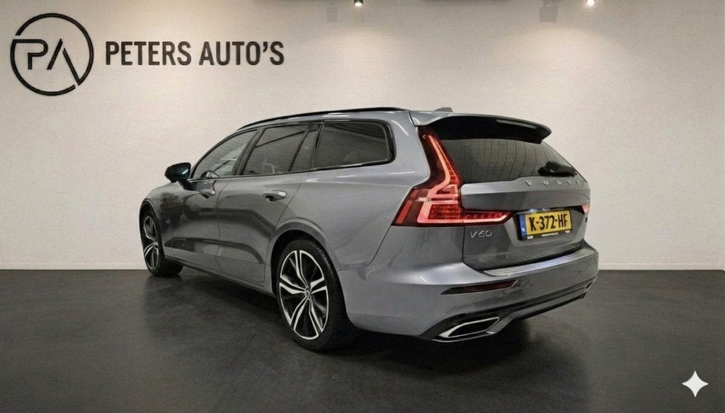 Volvo V60 2.0 T8 Recharge AWD R-Design Trekhaak/Android/Carp, Auto's, Volvo, Automaat, Gebruikt, Euro 6, 4 cilinders