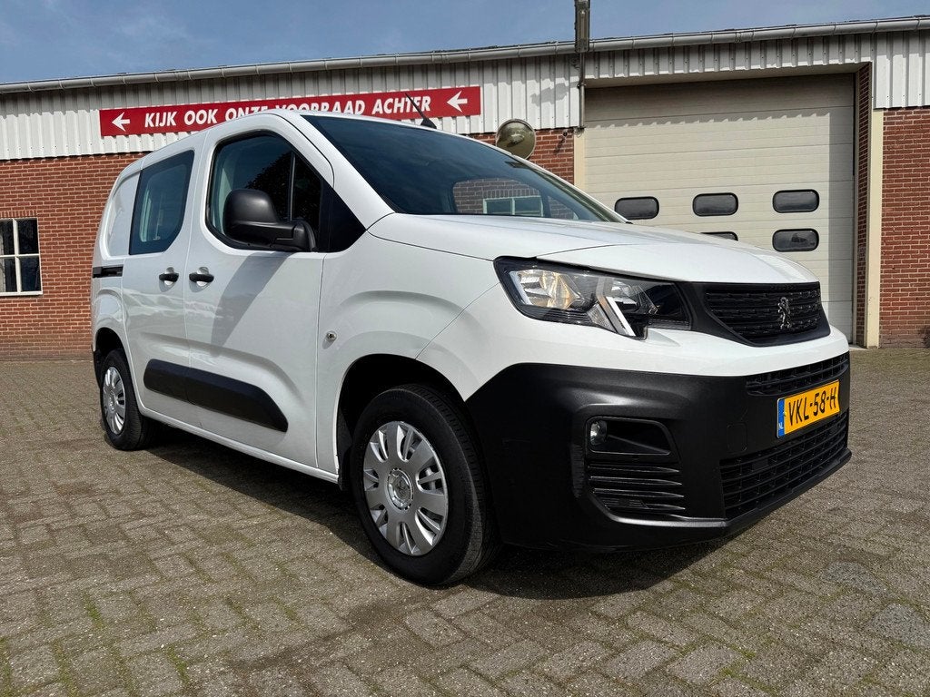 Peugeot Partner 1.2 PureTech Premium navi carplay airco, Voorwielaandrijving, Gebruikt, Euro 6, 1199 cc