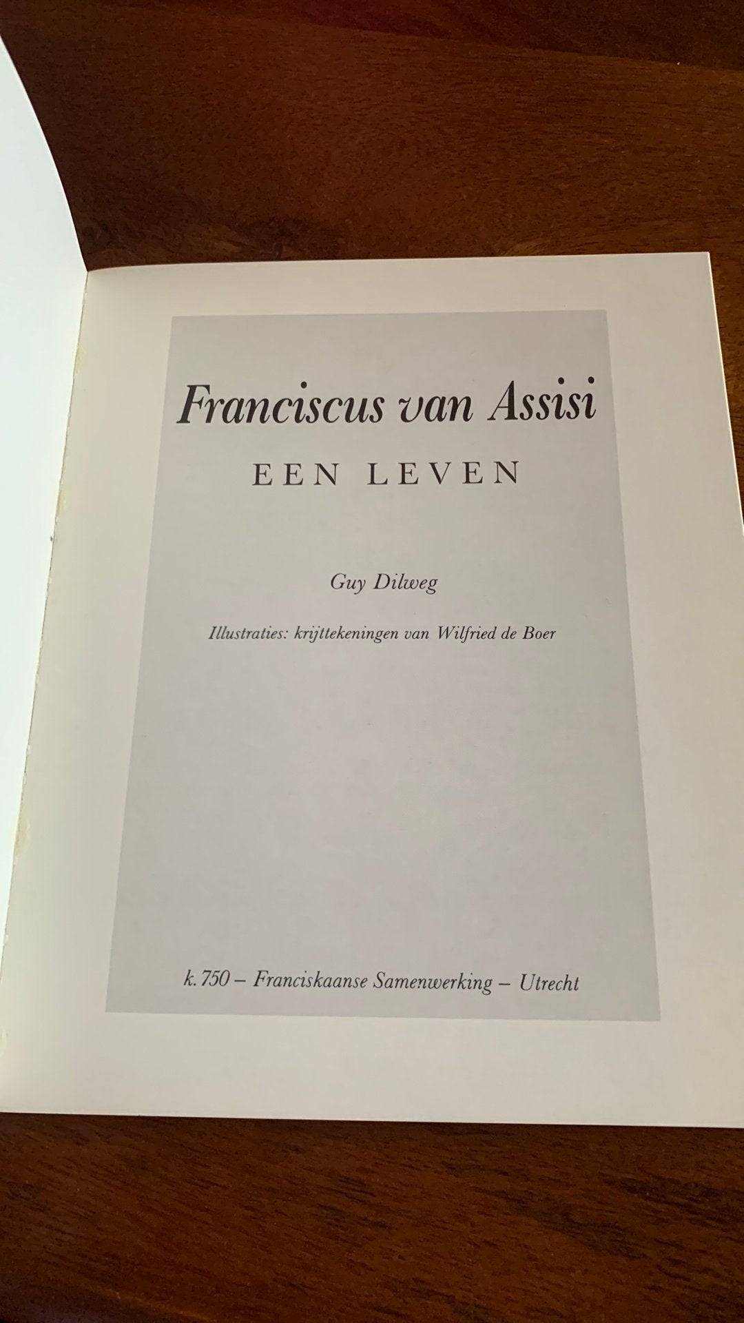 Franciscus van Assisi: Een Leven - Guy Dikweg - zgan, Boeken, Godsdienst en Theologie, Ophalen of Verzenden, Zo goed als nieuw