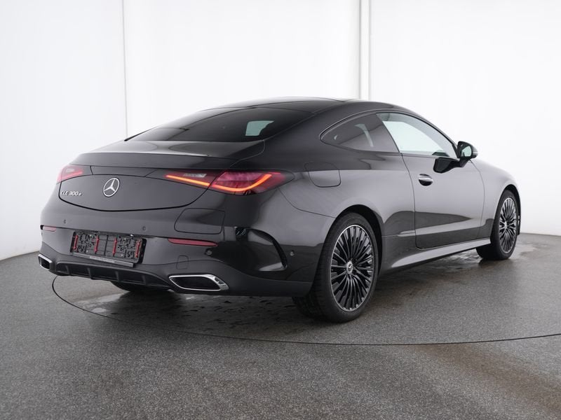 Mercedes-Benz CLE Coupé 300 e AMG Nightpakket plug-In Hybri, Auto's, Automaat, 12 maanden, Zwart, 4 cilinders