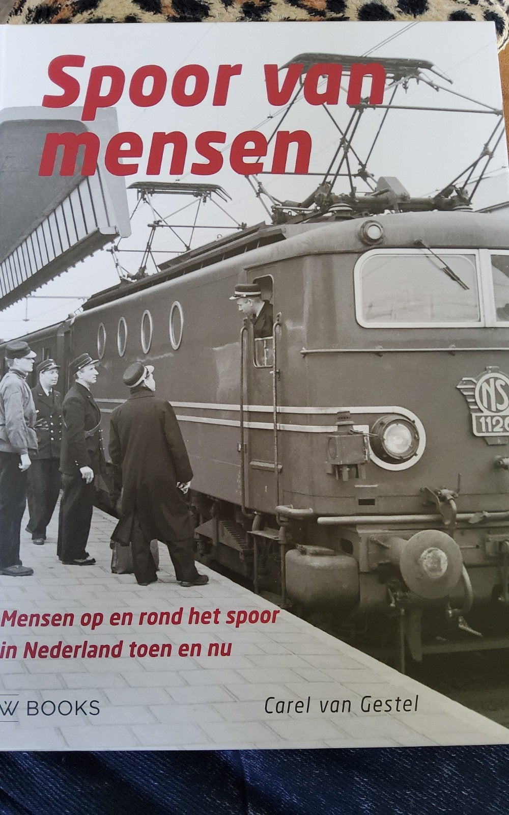 Carel van Gestel - Spoor van mensen, Verzenden, Zo goed als nieuw, Carel van Gestel