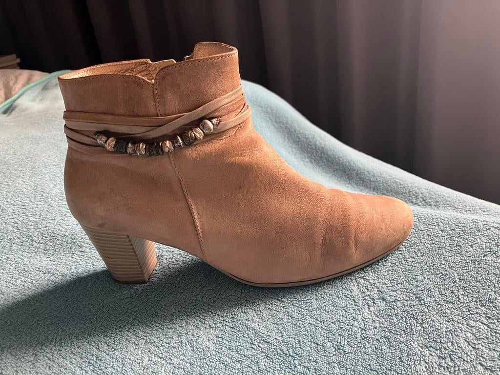 Suede Gabor enkellaarsjes maat 39, Kleding | Dames, Schoenen, Beige, Lage of Enkellaarzen, Ophalen of Verzenden, Gedragen