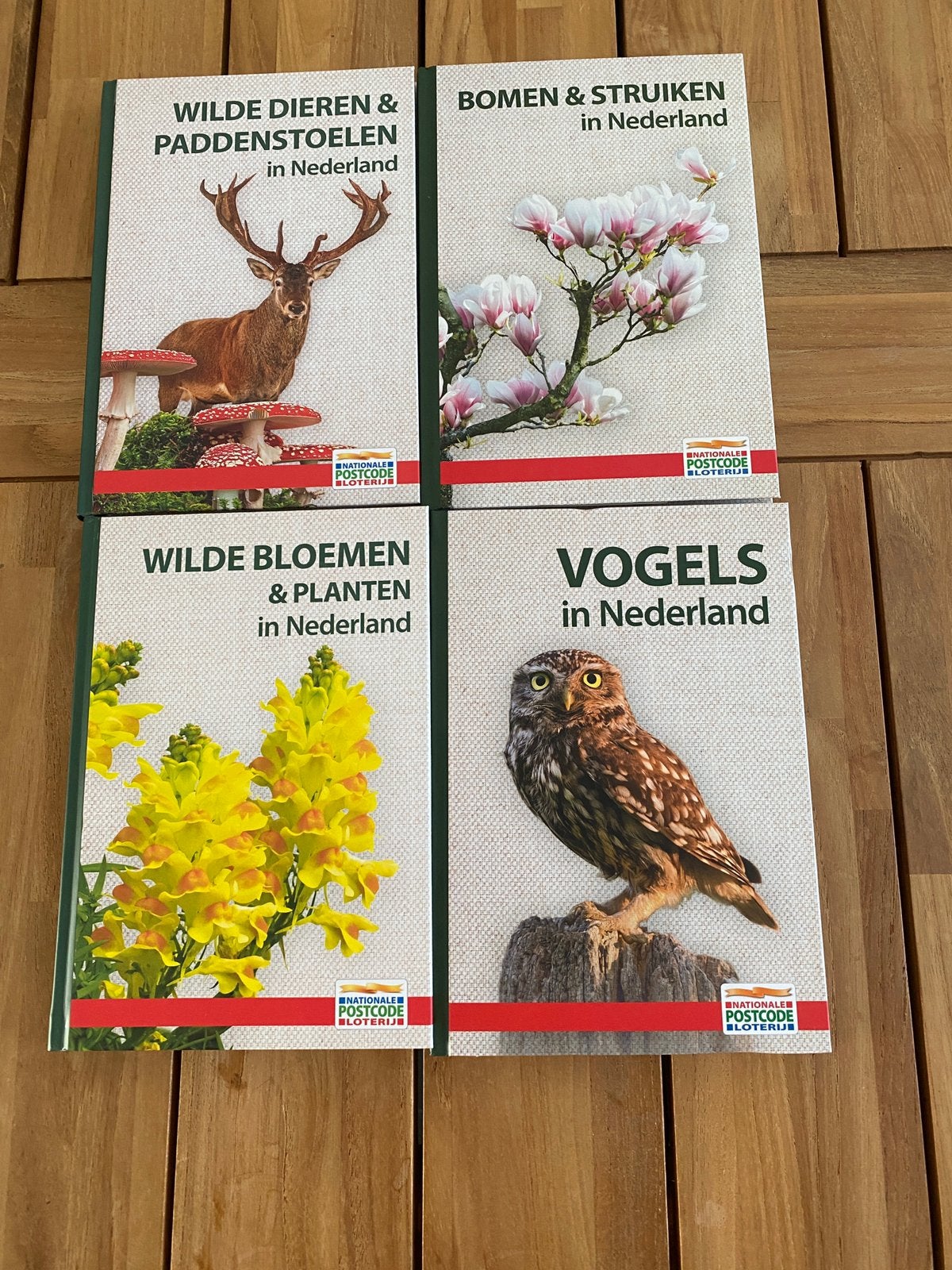 Set van 4 Nieuwe Natuurboeken + 3 x extra Veldgids., Boeken, Ophalen of Verzenden, Zo goed als nieuw, Natuur algemeen