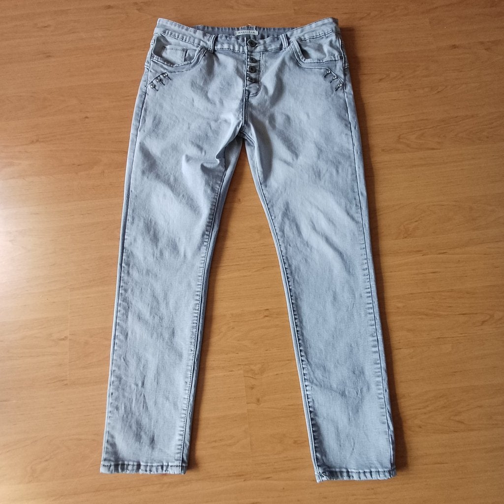 Lichtgrijze jeans van Karostar maat 46, Kleding | Dames, Overige jeansmaten, Ophalen of Verzenden, Zo goed als nieuw, Karostar
