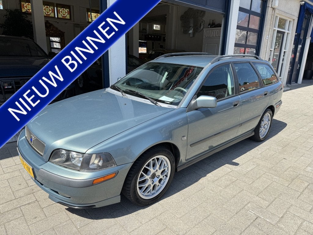 Volvo V40 1.8 Europa APK 8-2027 (bj 2002), Voorwielaandrijving, Gebruikt, 4 cilinders, Startonderbreker
